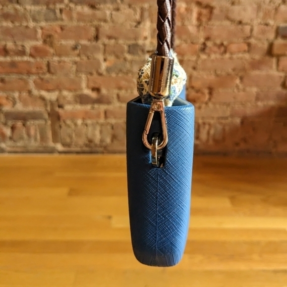 JU'STO Small Blue & Floral Crossbody Purse - Picture 4 of 11